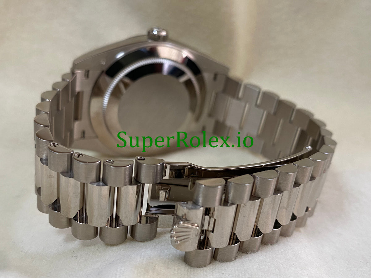 Rolex Day-Date 40MM Ref.228239 - Olive Green Bevelled Roman Dial